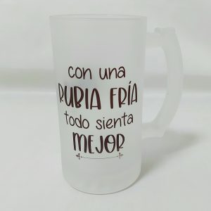 Jarra cerveza rubia fria