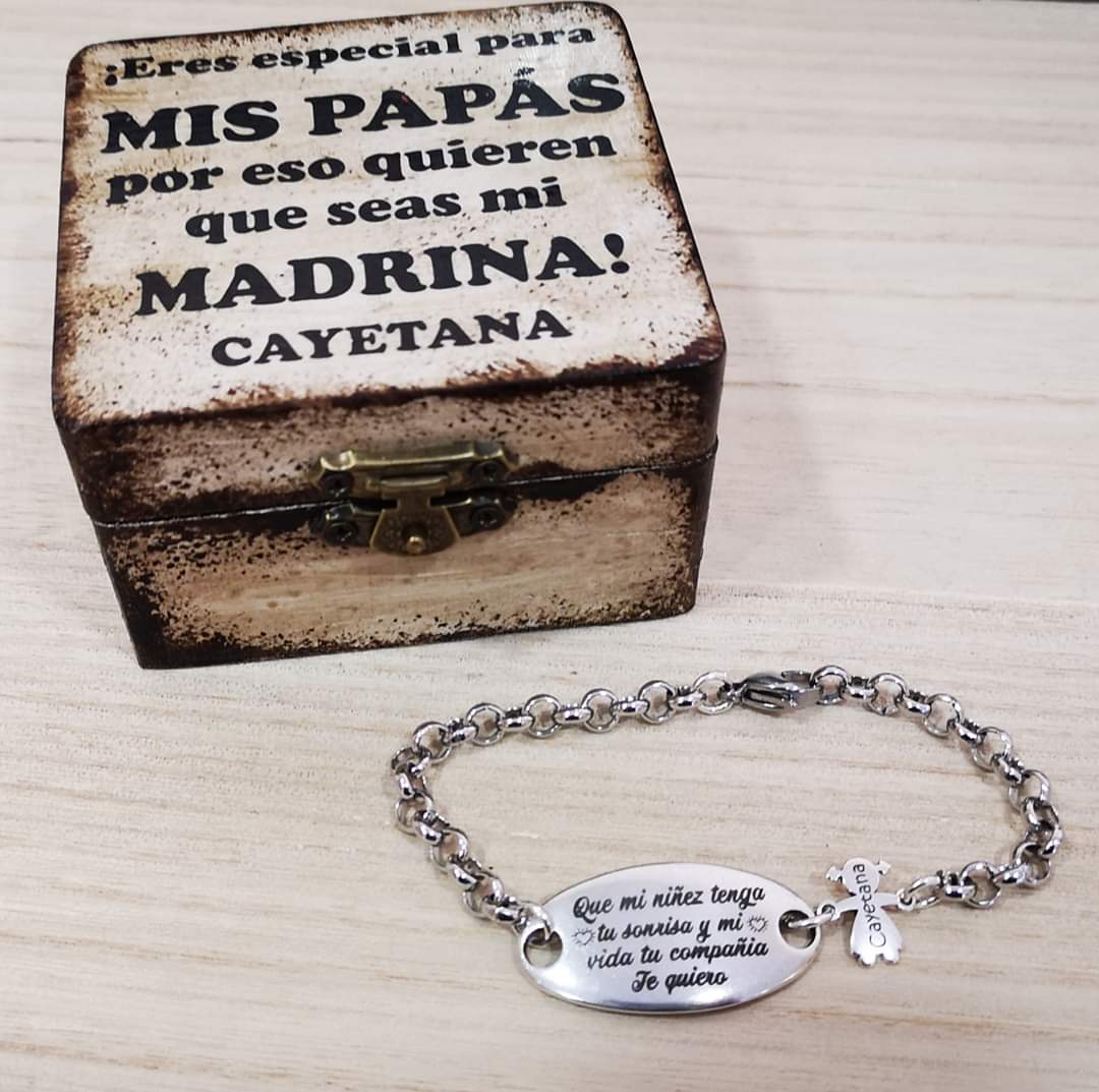 Pulsera ovalada madrina en caja de madera - Imagen 4