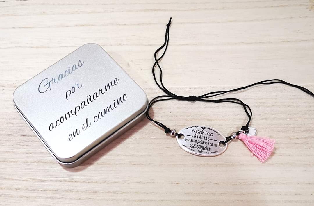 Pulsera cordon fino negro en caja metal