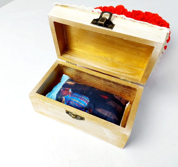Caja porta alianzas de madera - Imagen 4