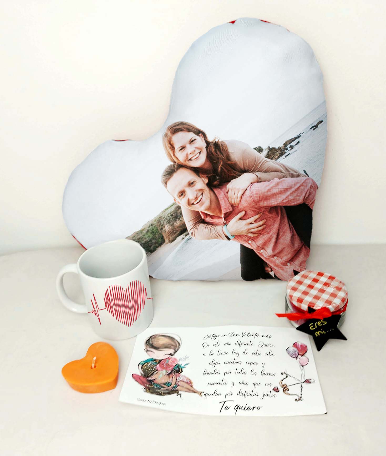 Pack Cojín corazón + taza