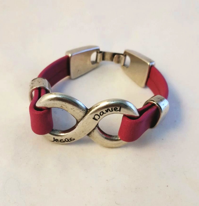 Pulsera infinito nombres