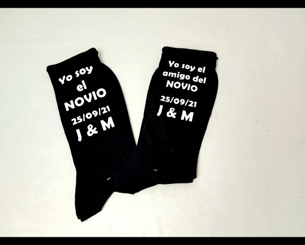 Calcetines con texto negro