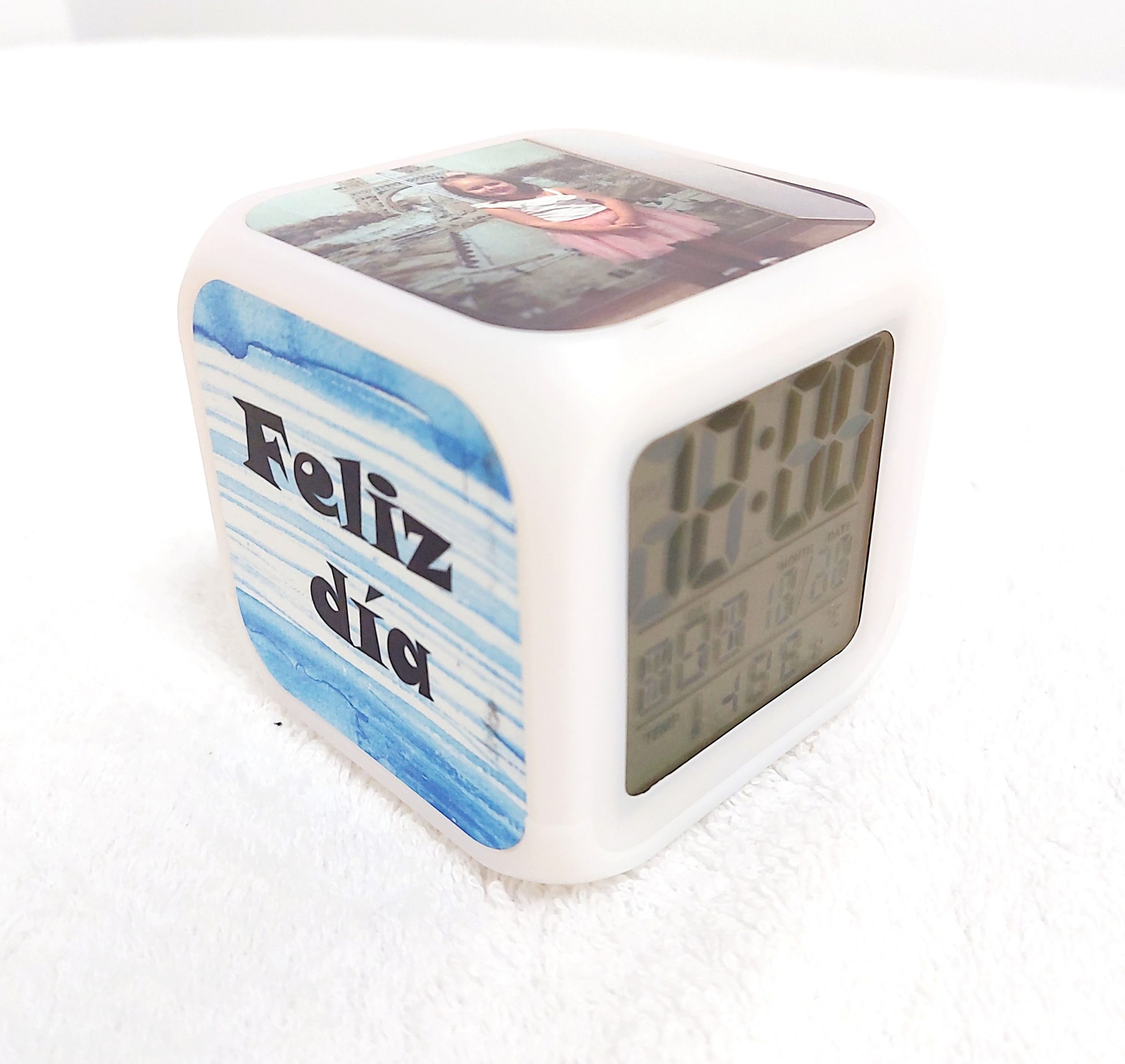 Reloj despertador con luz de colores - Imagen 5