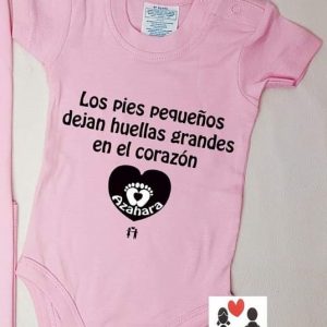 Los pies pequeños dejan huellas...