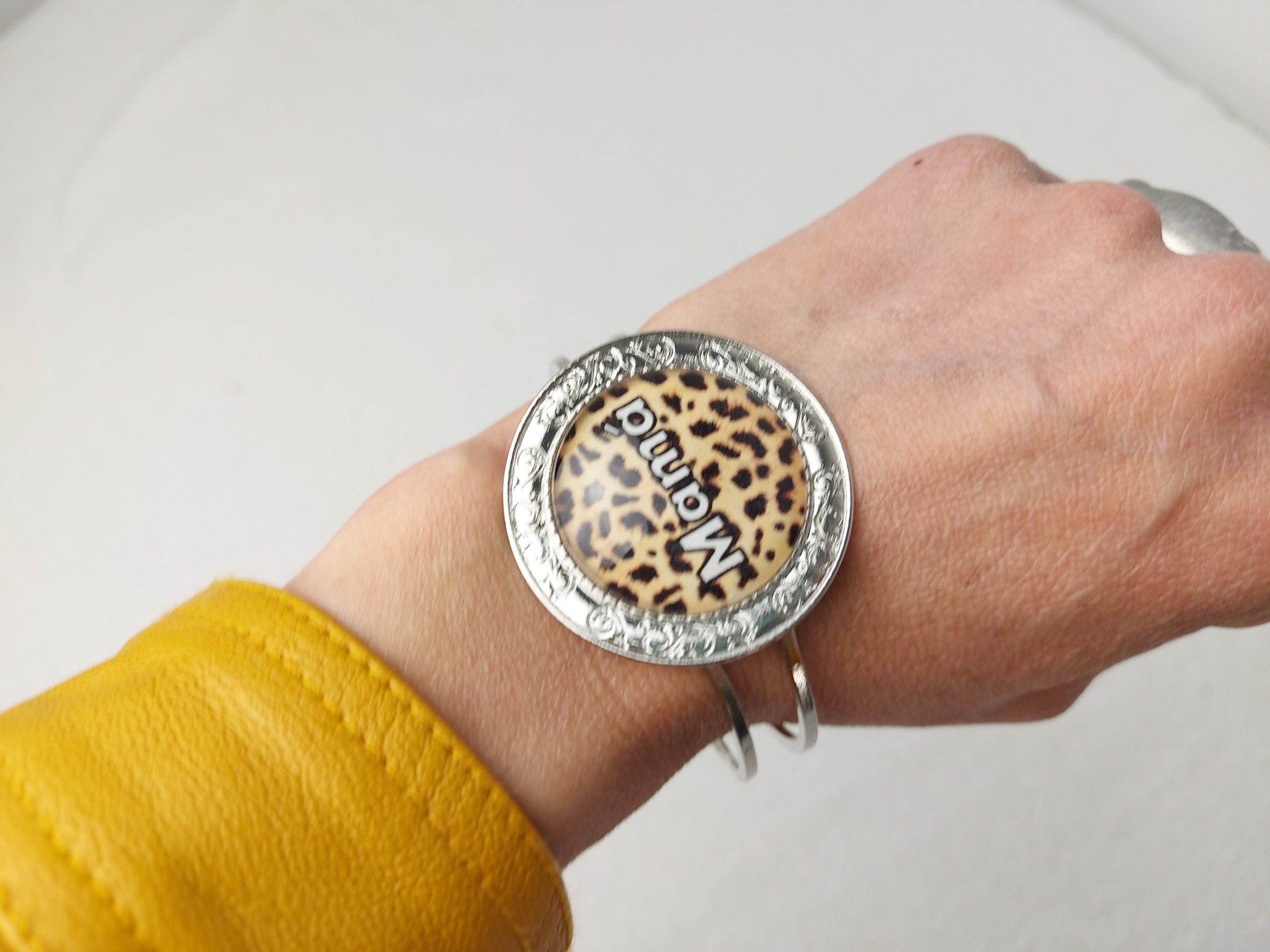 Brazalete resina personalizado - Imagen 3