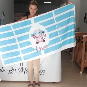Toalla infantil azul nombre