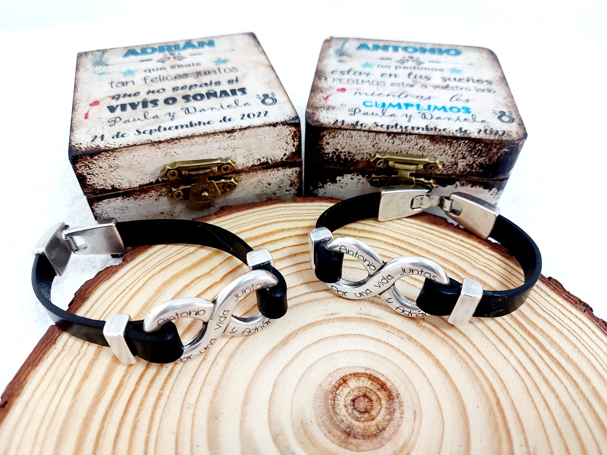 Pack 2 Pulsera infinito en caja de madera