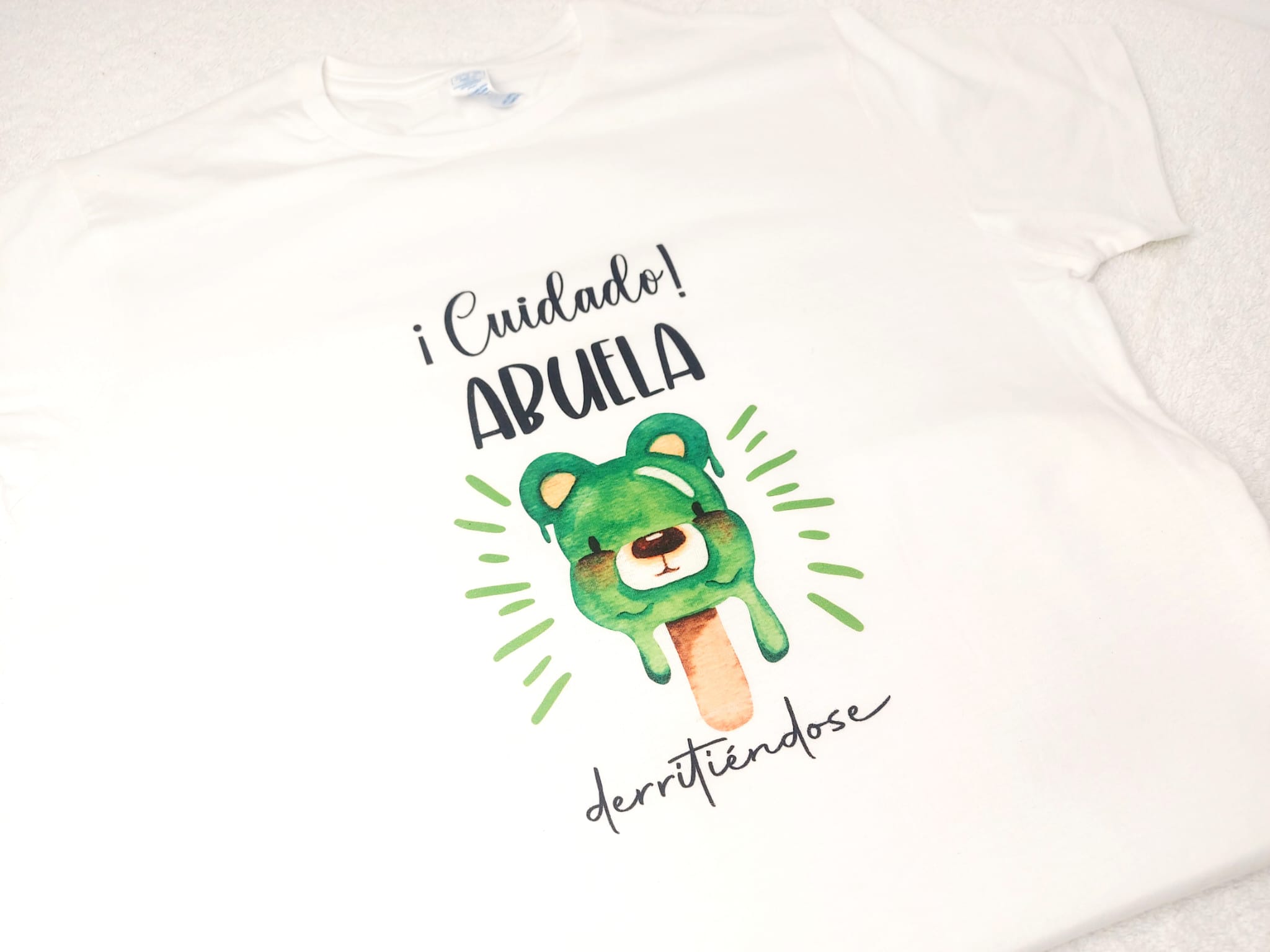 Camiseta abuela derritiéndose