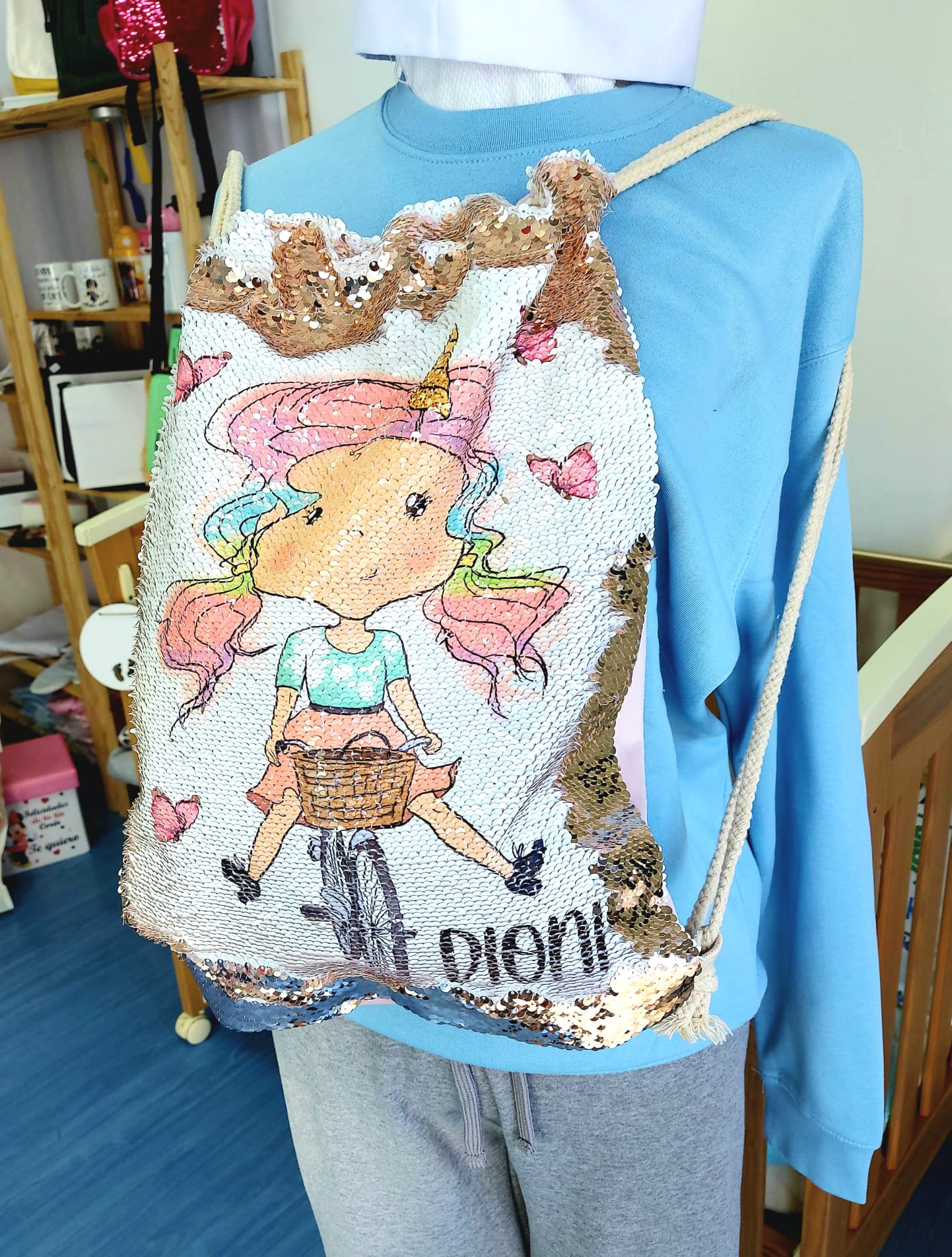 Mochila lentejuelas doradas - Imagen 2