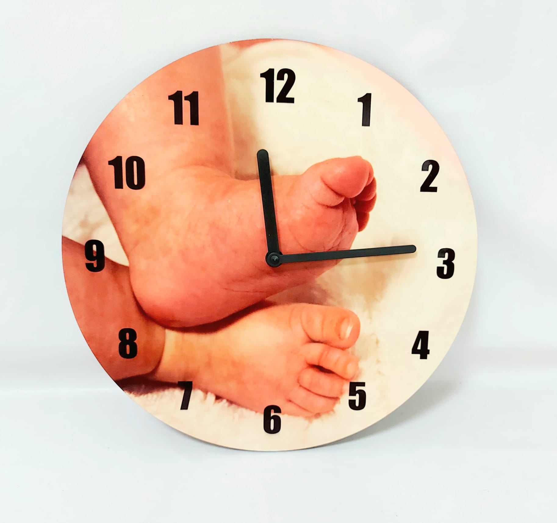reloj de madera foto