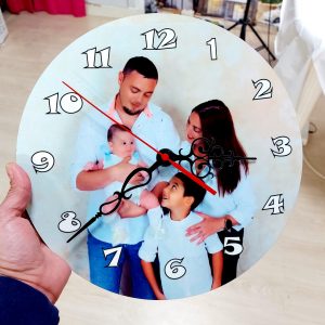 reloj de madera foto completa