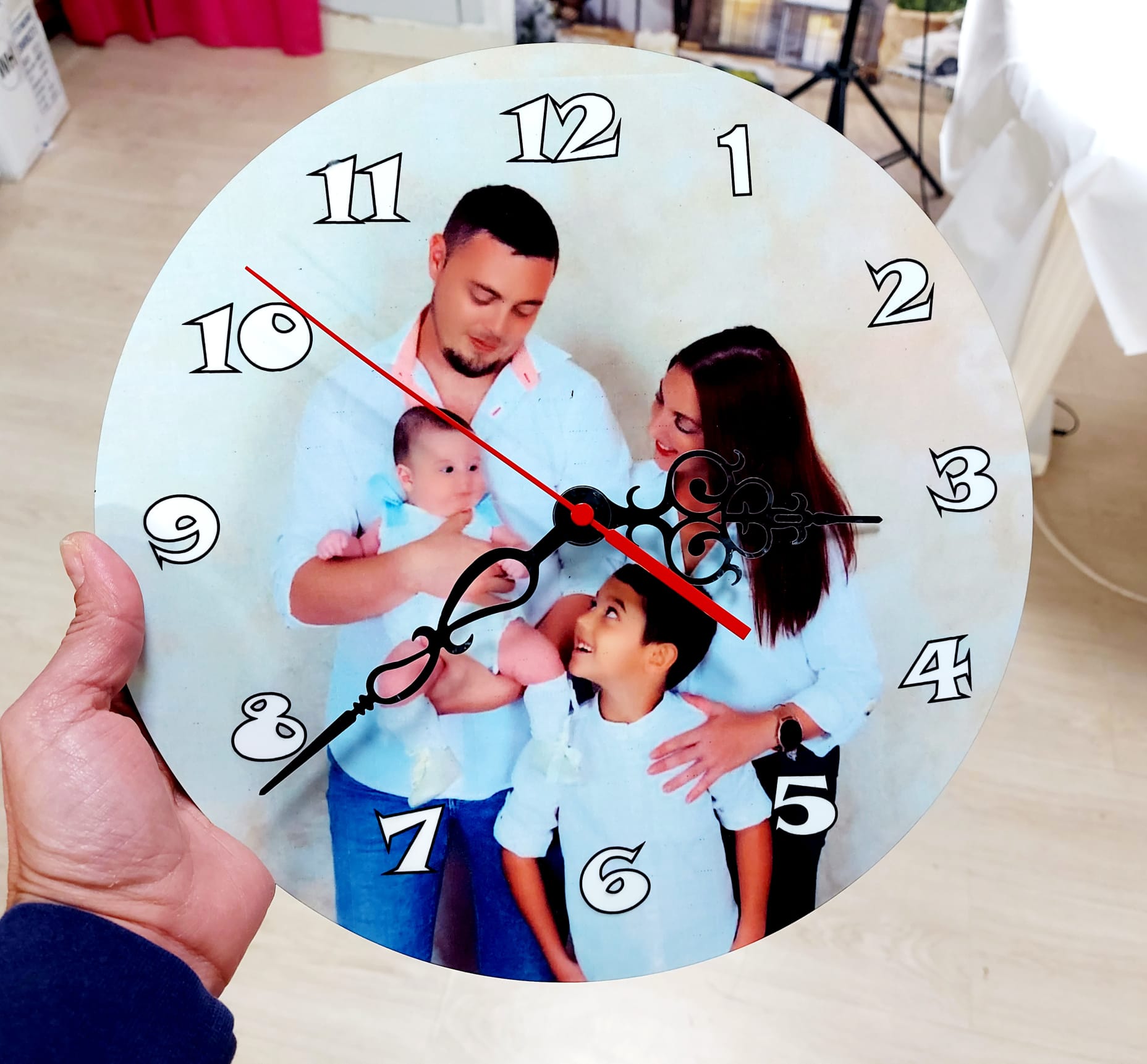 reloj de madera foto completa