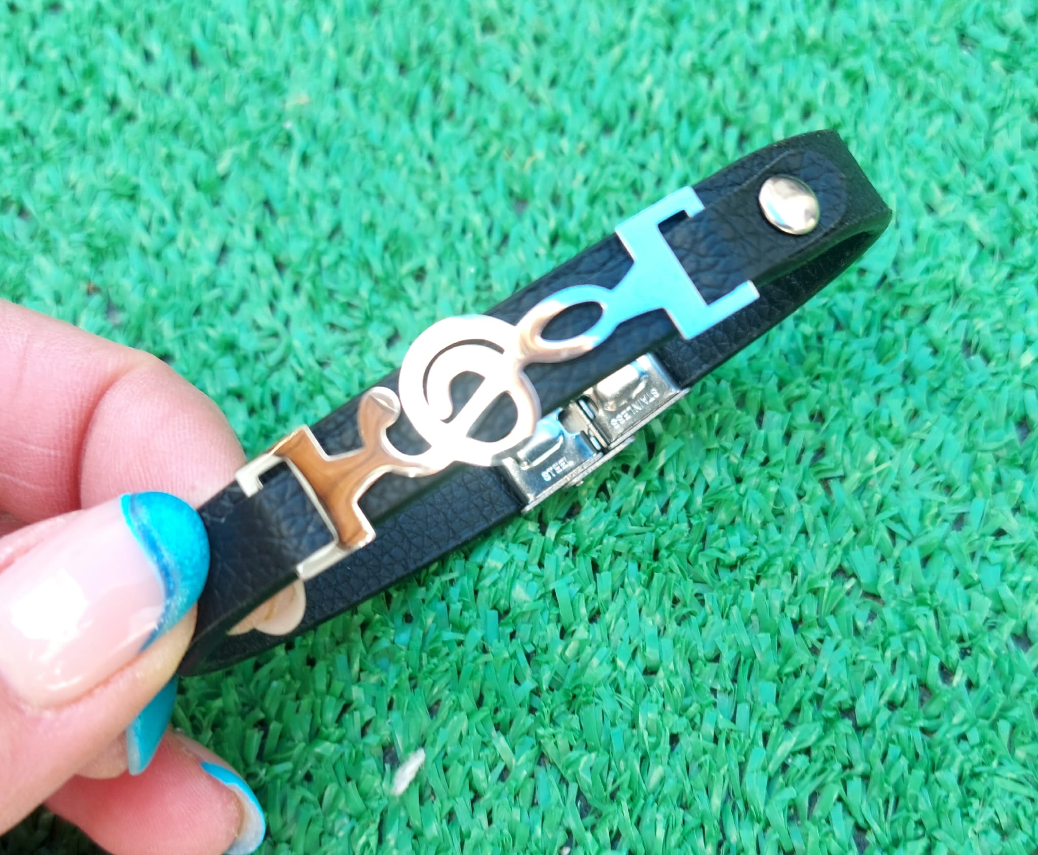 Pulsera hombre cuero negro y clave de sol - Imagen 4