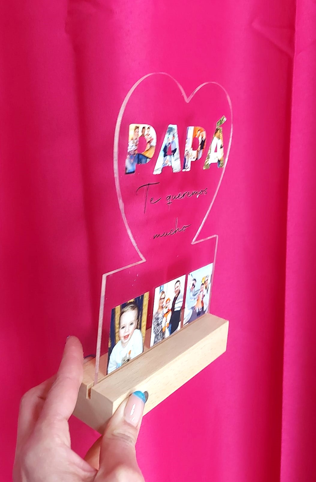 Portafotos de metacrilato + base de madera con luz Papá - Imagen 2