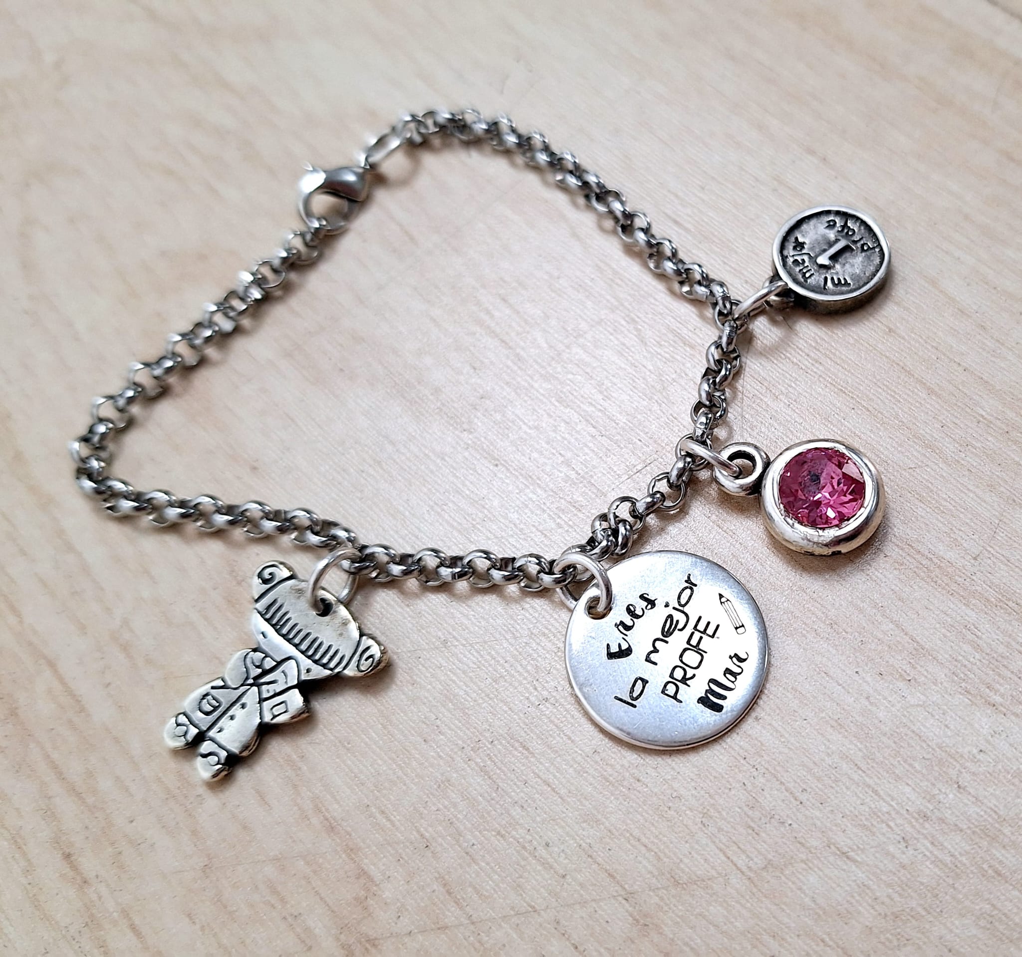 Pulsera abalorios + chapa grabada seño