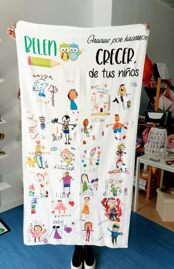 Toalla dibujos alumnos más frase