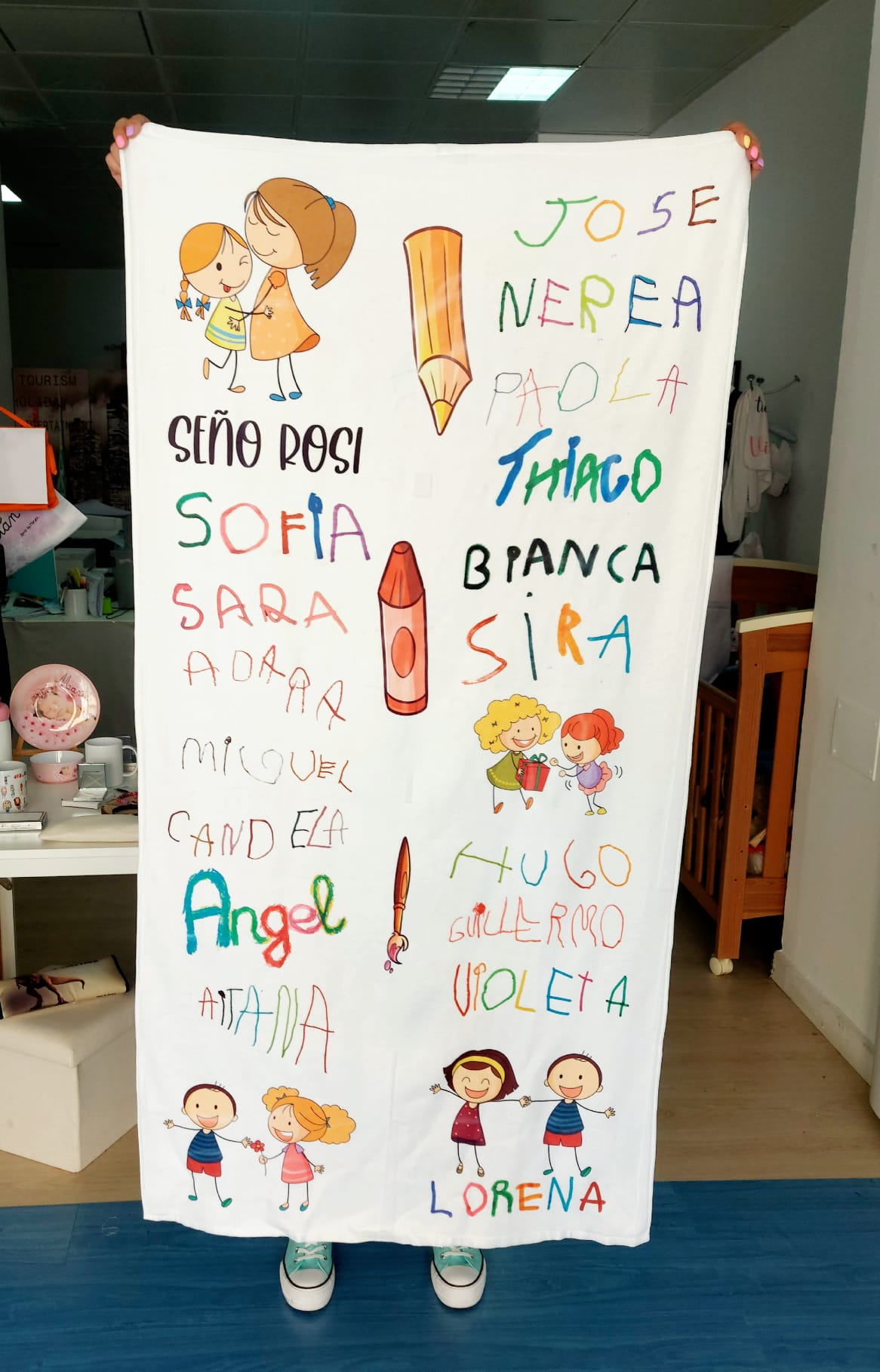 Toalla nombres escritos por los alumnos