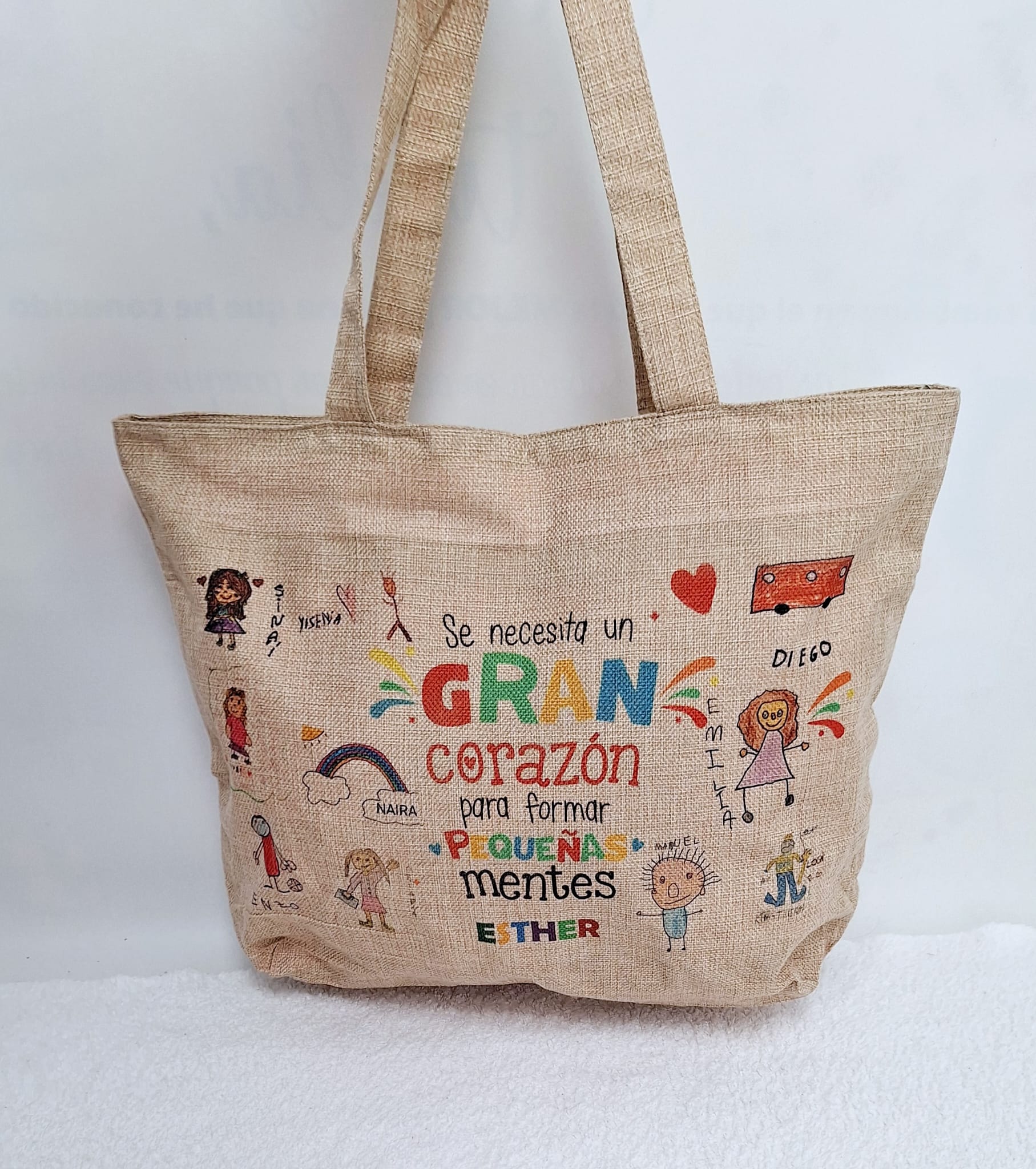 Bolso lino con neceser. Gran corazón.. y dibujos de alumnos - Imagen 2