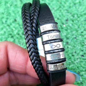 Pulsera cuero doble y aros grabados