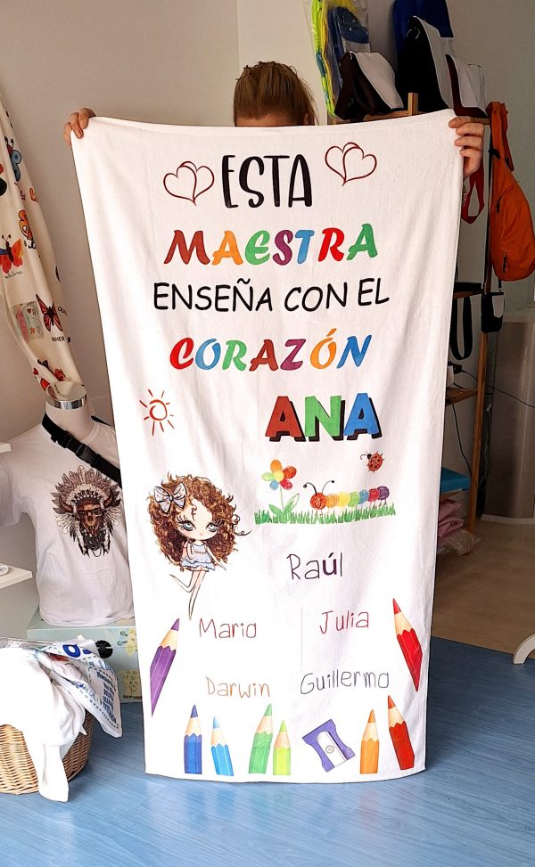 Toalla esta maestra enseña con el corazón