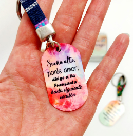 llavero profe aluminio niña