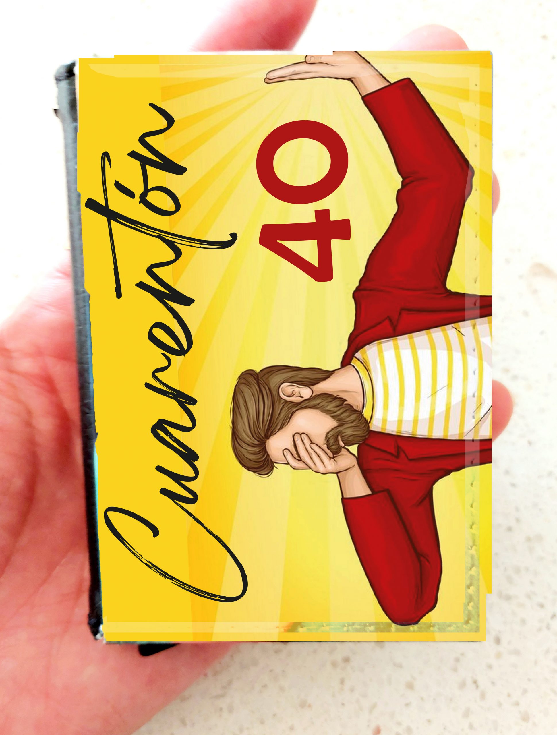 Tarjetero cuarentón