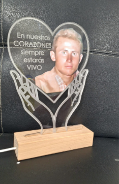 Lámpara manos corazón - Imagen 4