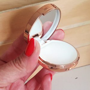 balsamo labial con espejo