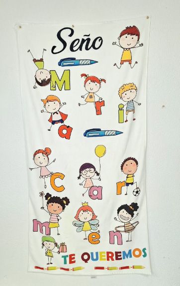 toalla nombre profe con niños